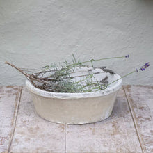 Load image into Gallery viewer, Antiqued Whitestone Dish Planter
