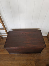 Load image into Gallery viewer, VIntage Wooden Pine Stained Blanket Chest/box