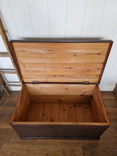 Load image into Gallery viewer, VIntage Wooden Pine Stained Blanket Chest/box