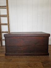 Load image into Gallery viewer, VIntage Wooden Pine Stained Blanket Chest/box